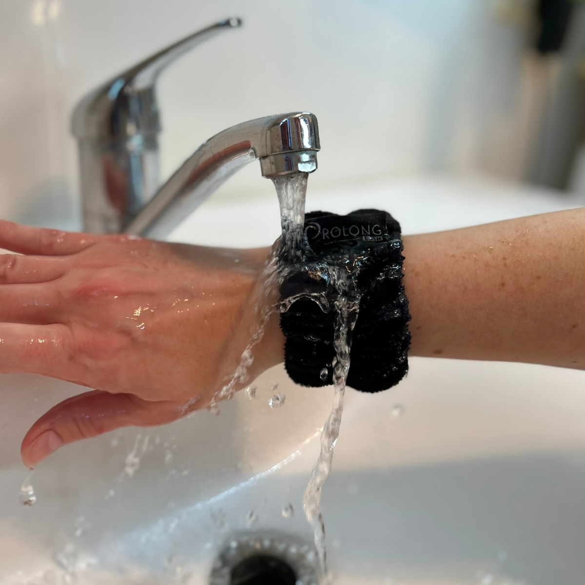 Lash Cleansing Headband and Wrist Towel Band Set by Prolong Lash US — image 4 of 5