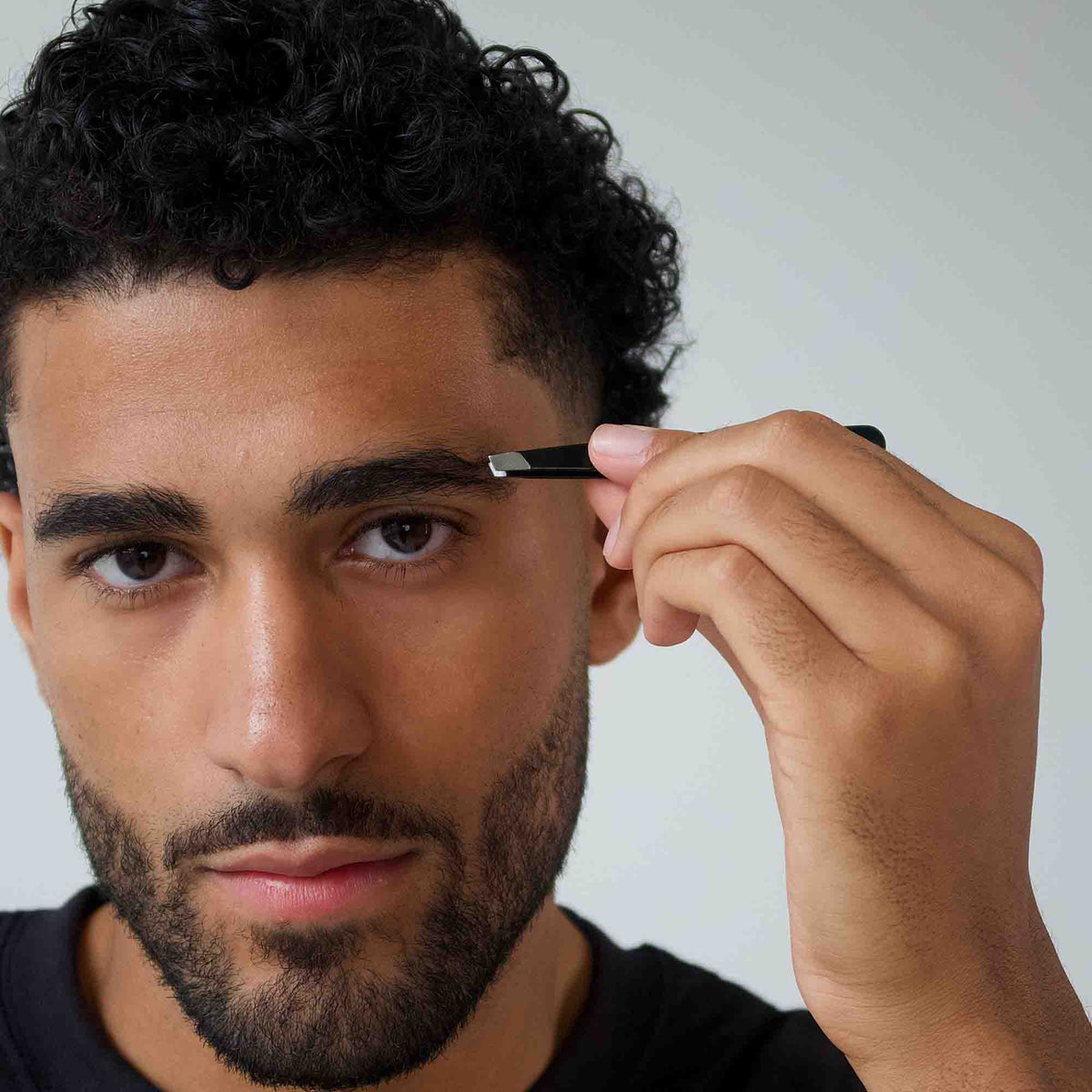 Beard, Eyebrow, & Facial Hair Tweezers — image 4