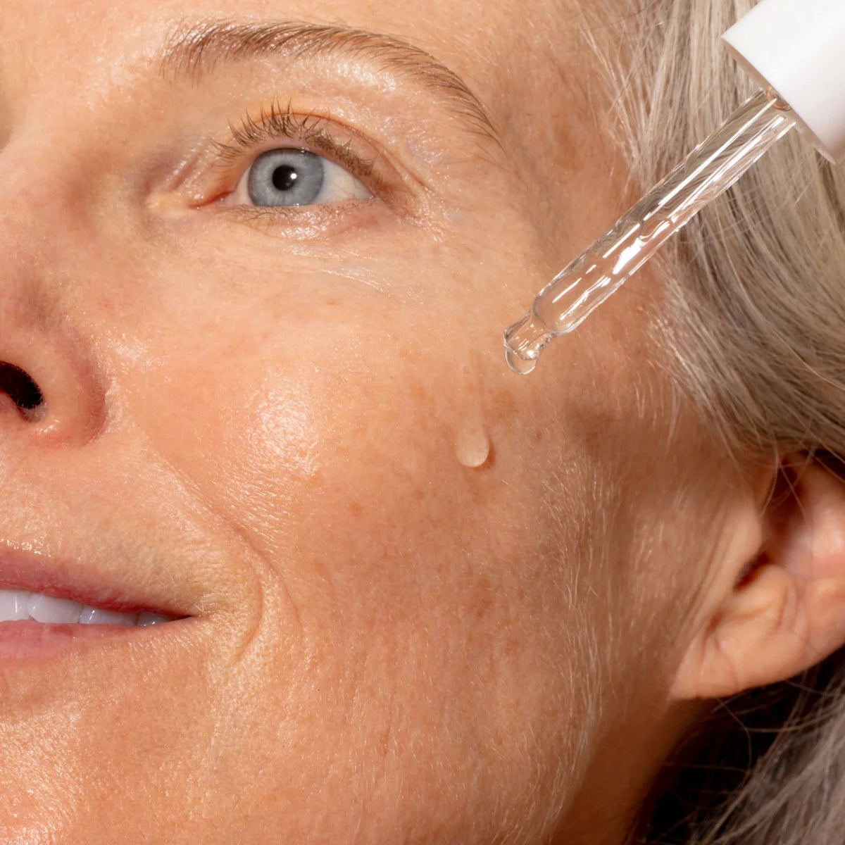 Pre- & Probiotic Plumping Peptide Serum — image 2