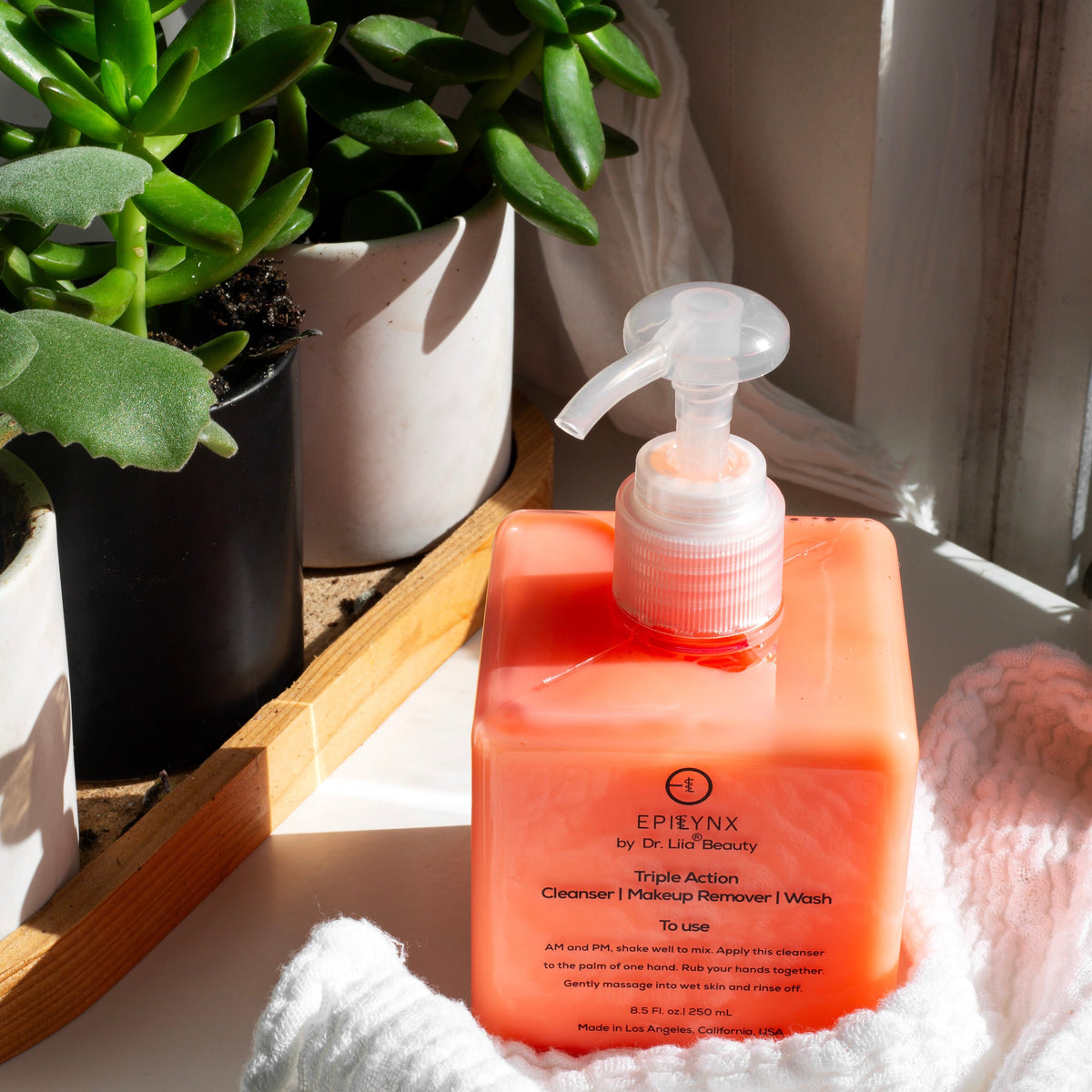 Hydrating Face Wash for Sensitive, Dry Skin — image 2
