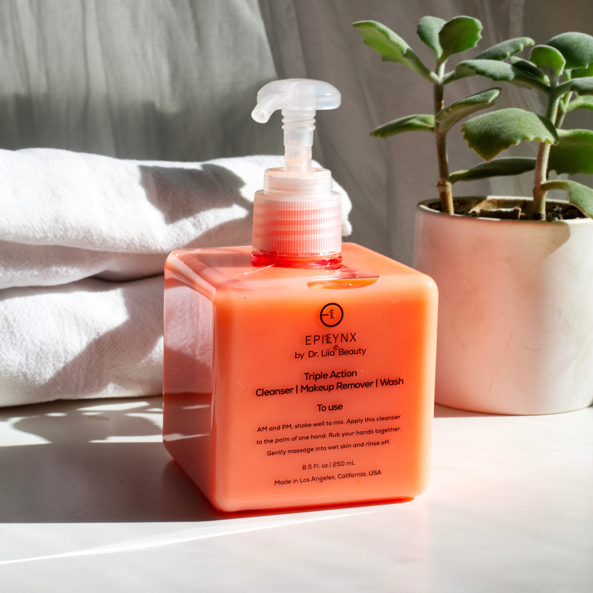 Hydrating Face Wash for Sensitive, Dry Skin — image 3
