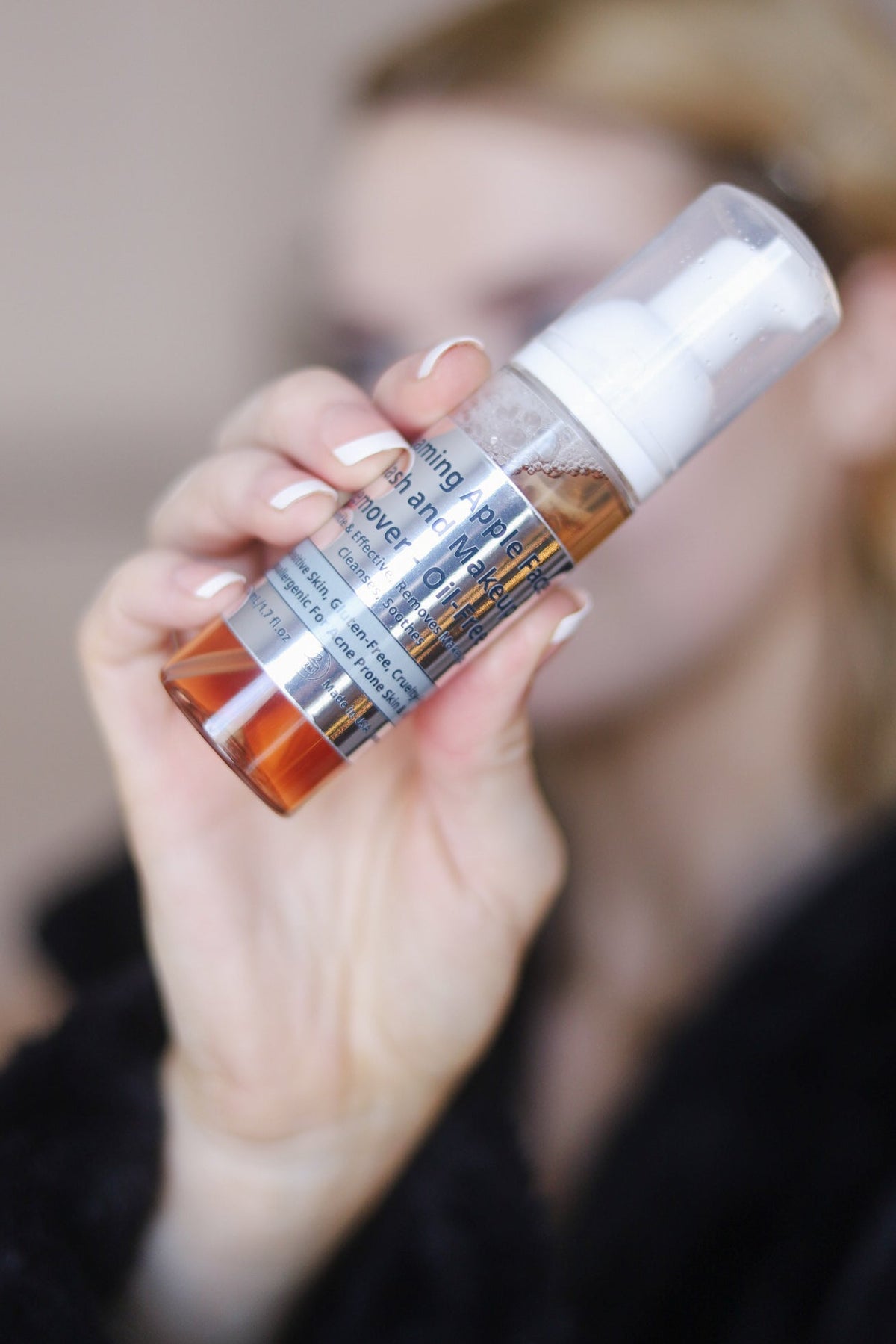 Oil-Free Foaming Face Wash for Acne-Prone Skin — image 8