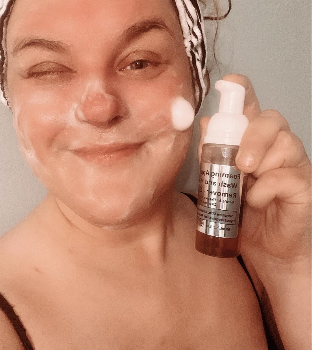 Oil-Free Foaming Face Wash for Acne-Prone Skin — image 10