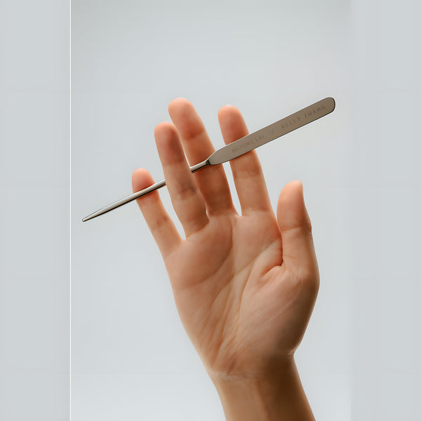 Mount Lai Spatula by Kelly Zhang Makeup